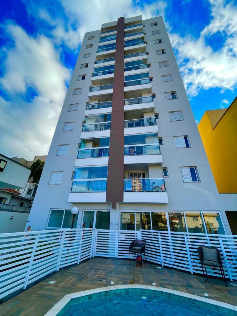 Fachada predial pintada pela Itamarati Pinturas