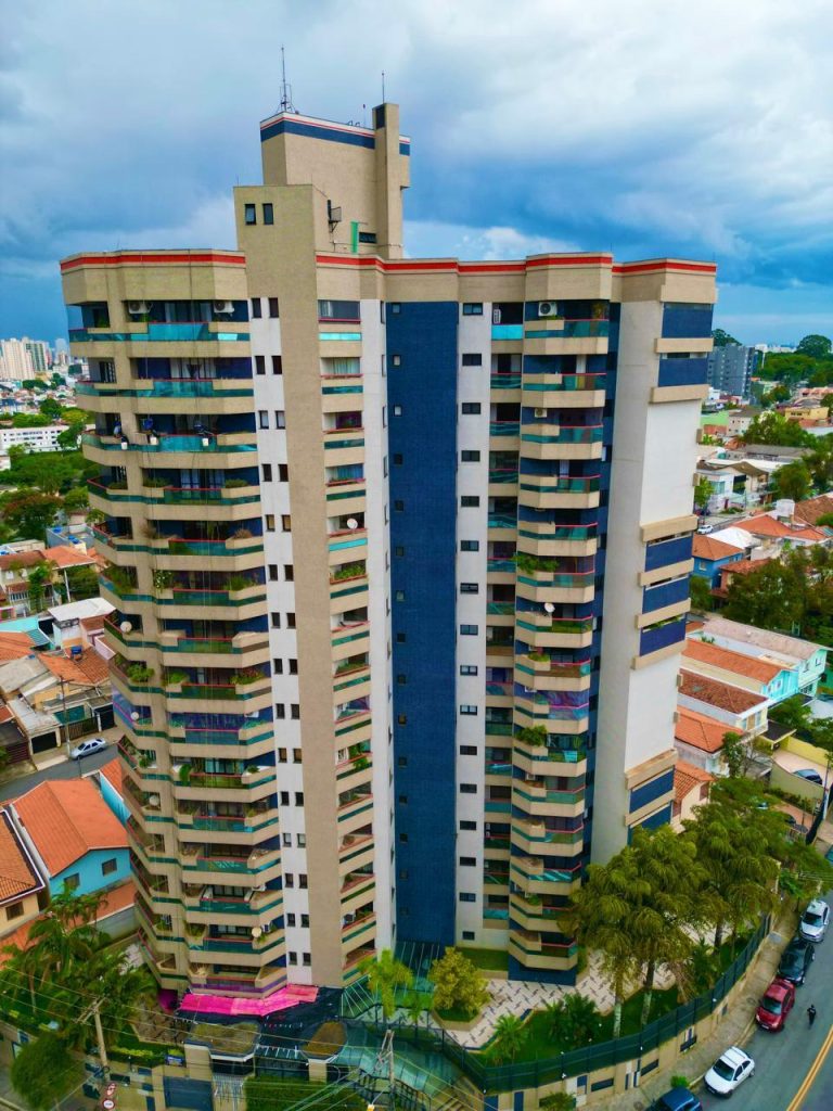 Fachada predial pintada pela Itamarati Pinturas - obra concluída 13