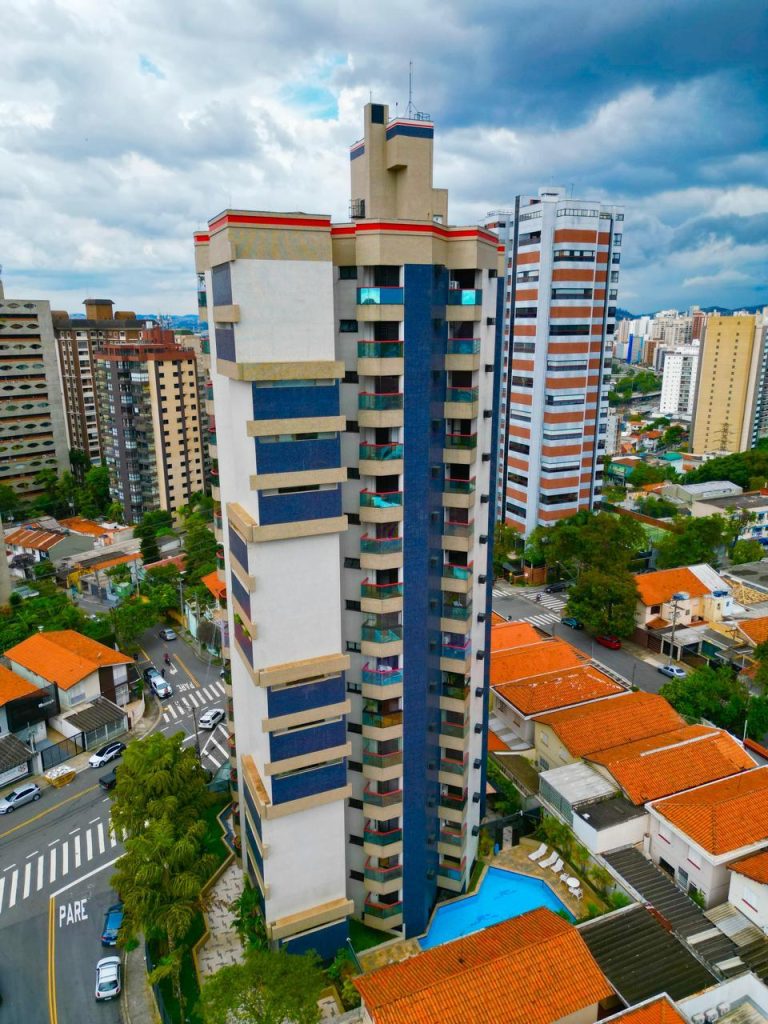 Fachada predial pintada pela Itamarati Pinturas - obra concluída 84